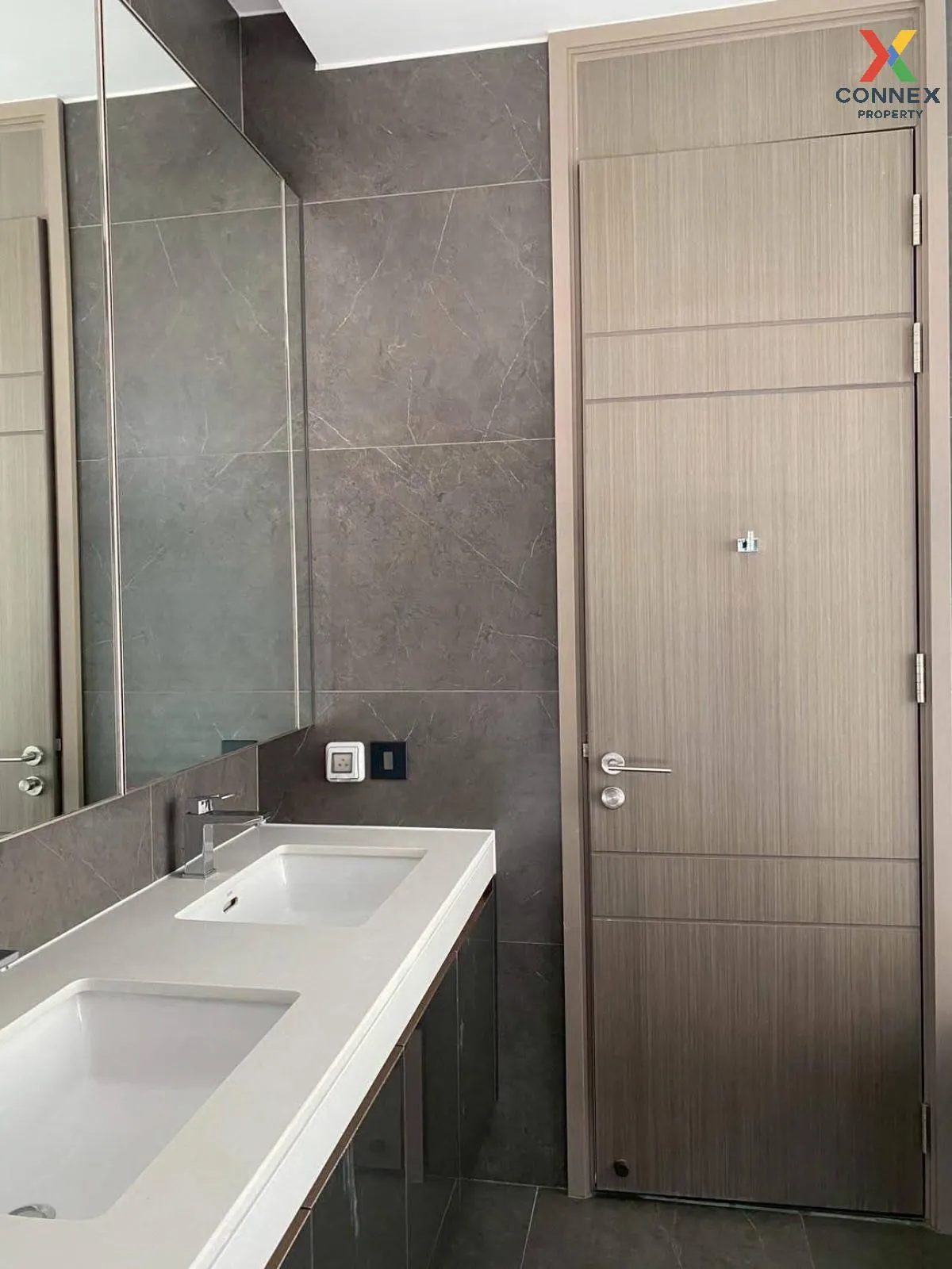 For Rent Condo , The Esse at Singha Complex , MRT-Phetchaburi , B