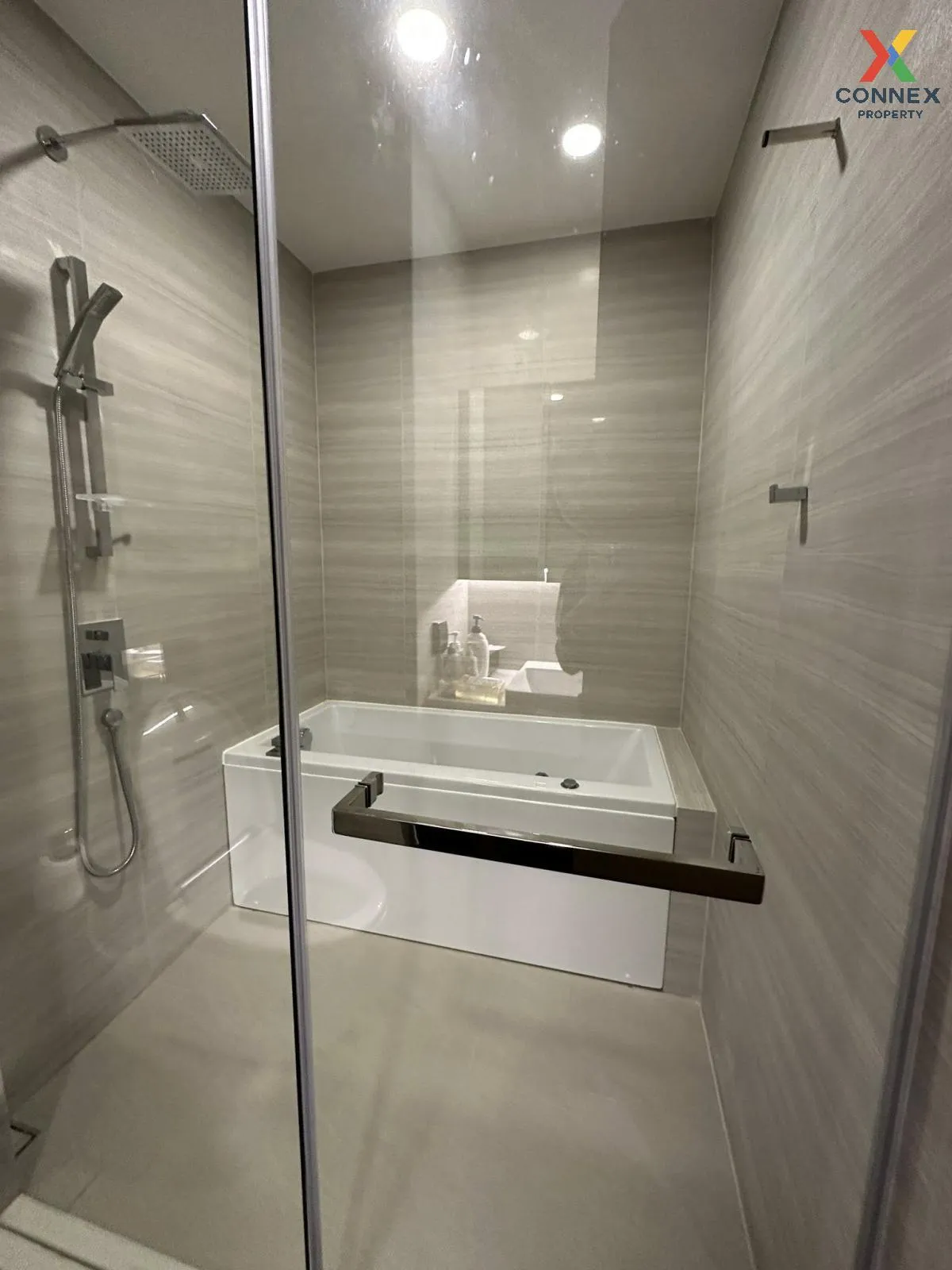 เช่าคอนโด  พาร์ค ออริจิ้น ทองหล่อ วิวสวย ชั้นสูง ห้องมุม BTS-ทองห