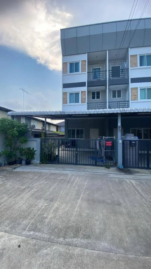 For Rent Townhome for rent,Athletes Village , Thap Chang , Saphan Sung , Bangkok , CX-124600