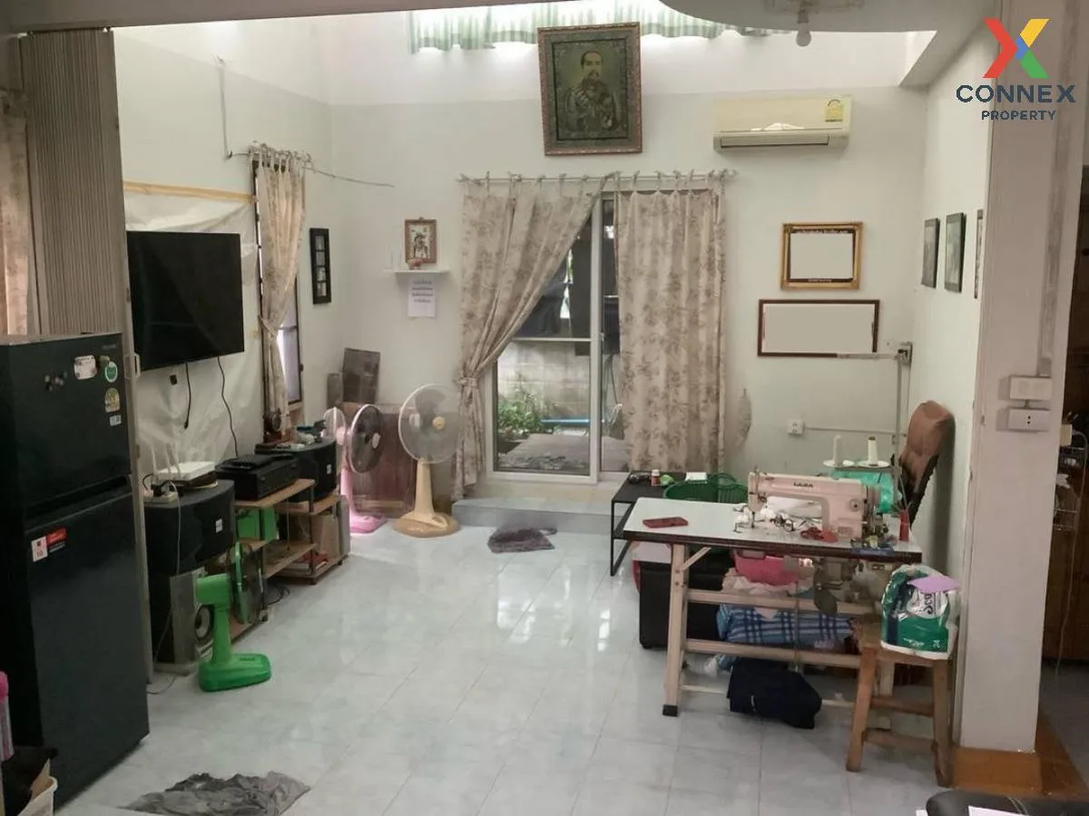 For Sale House , Baan Farlakool , Pracha Thipat , Thanyaburi , Pa