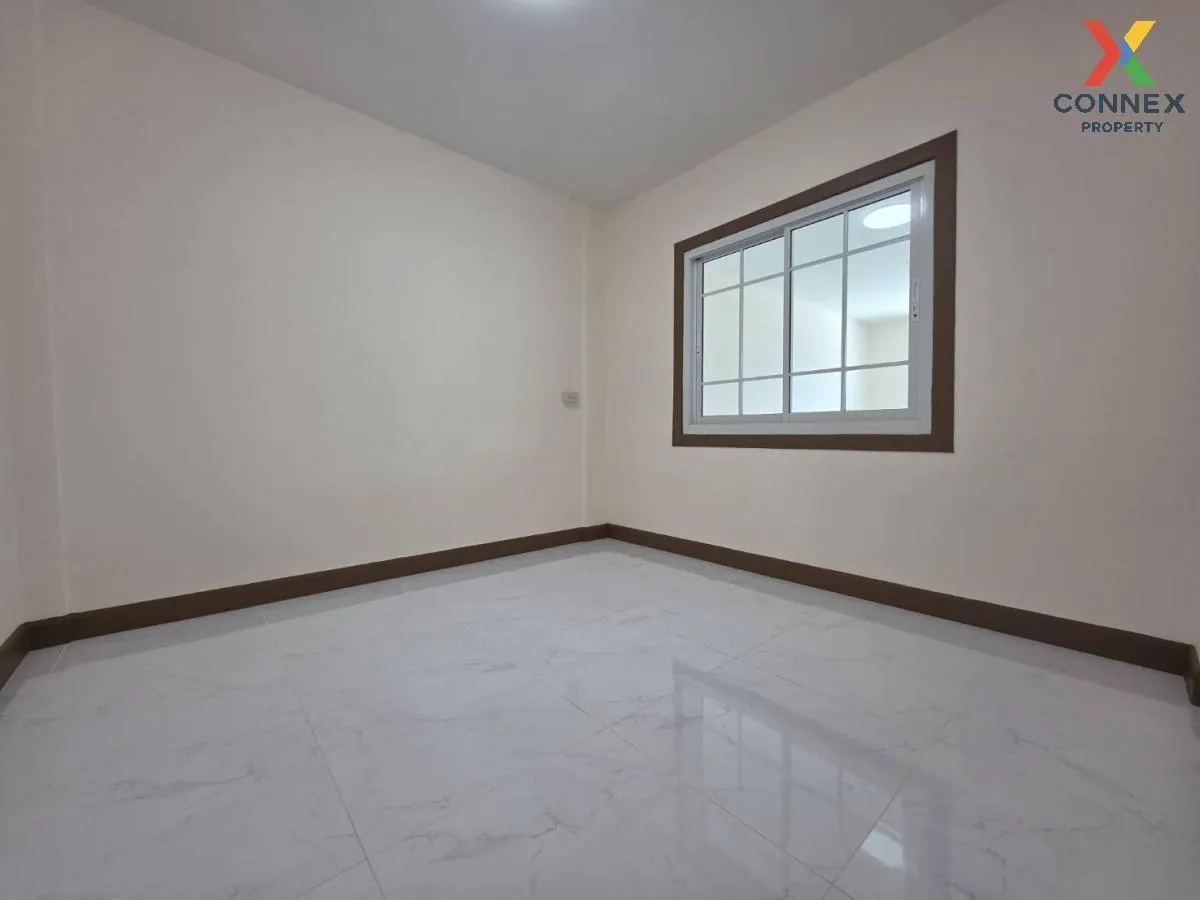 For Sale Townhouse/Townhome  , Baan Arsa House 5 , newly renovate