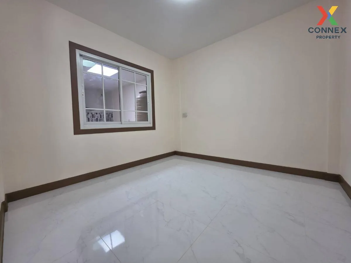 For Sale Townhouse/Townhome  , Baan Arsa House 5 , newly renovate