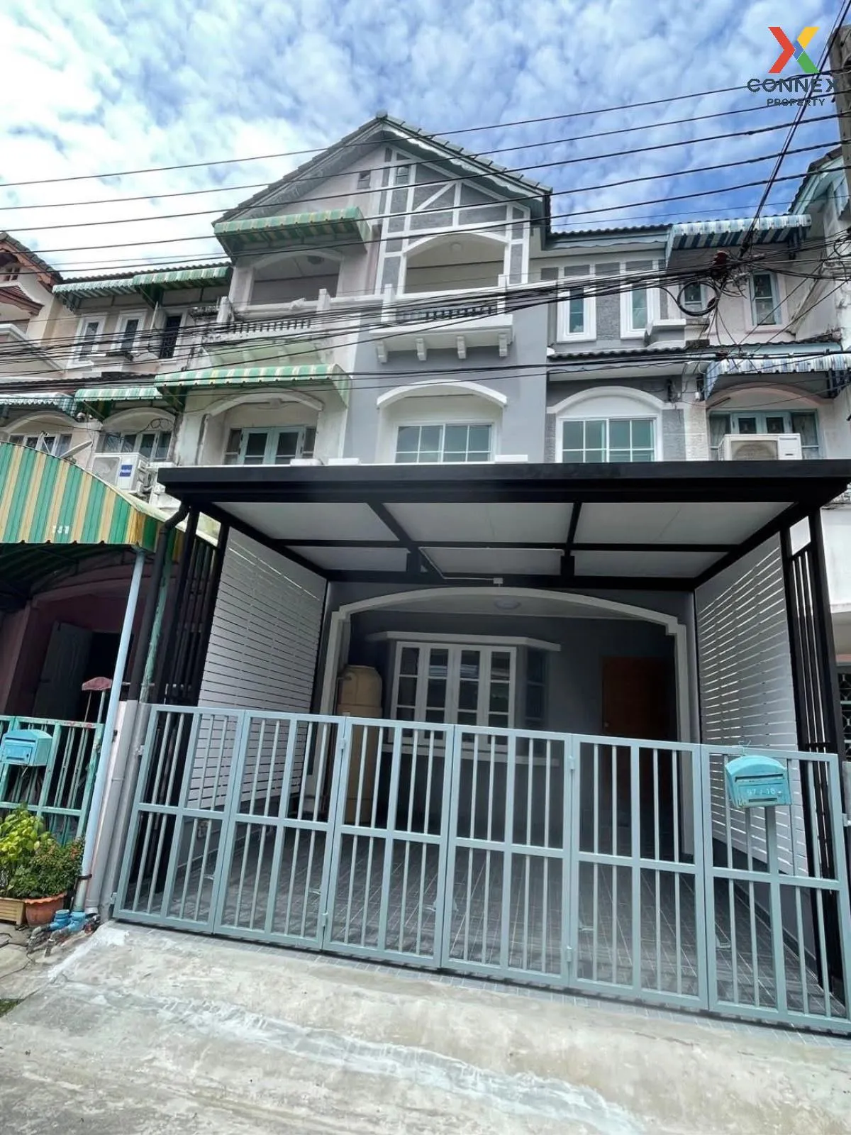 For Sale Townhouse/Townhome  , Park Gallery Srinakarin , wide fro 1