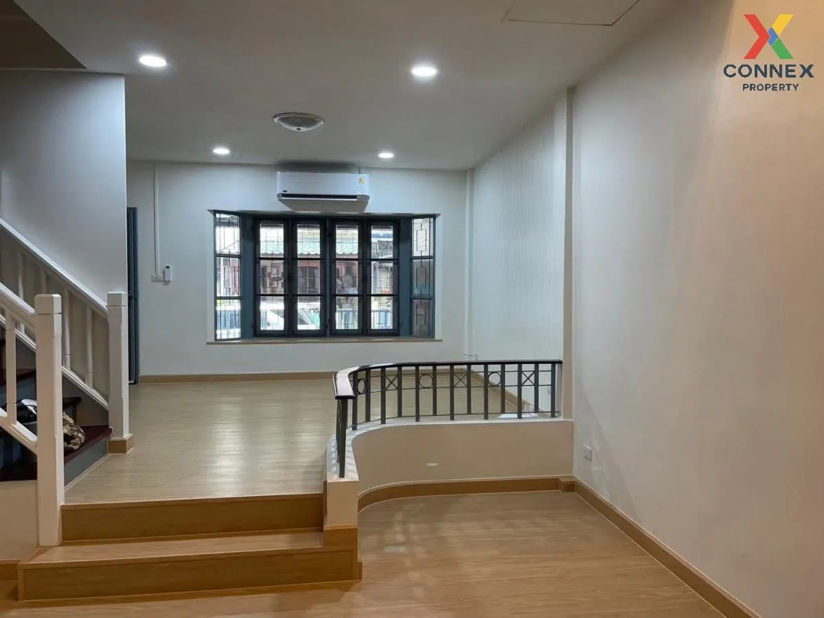 For Sale Townhouse/Townhome  , Park Gallery Srinakarin , wide fro 4