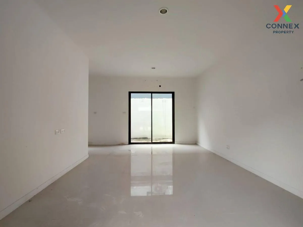 For Sale Townhouse/Townhome  , Unio Town Phetkasem 110 , wide fro For Sale Townhouse/Townhome  , Unio Town Phetkasem 110 , wide fro