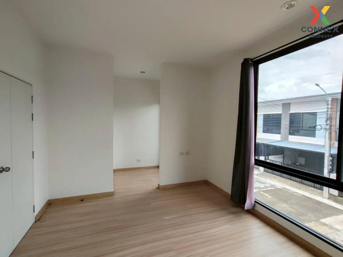 For Sale Townhouse/Townhome  , Unio Town Phetkasem 110 , wide fro For Sale Townhouse/Townhome  , Unio Town Phetkasem 110 , wide fro