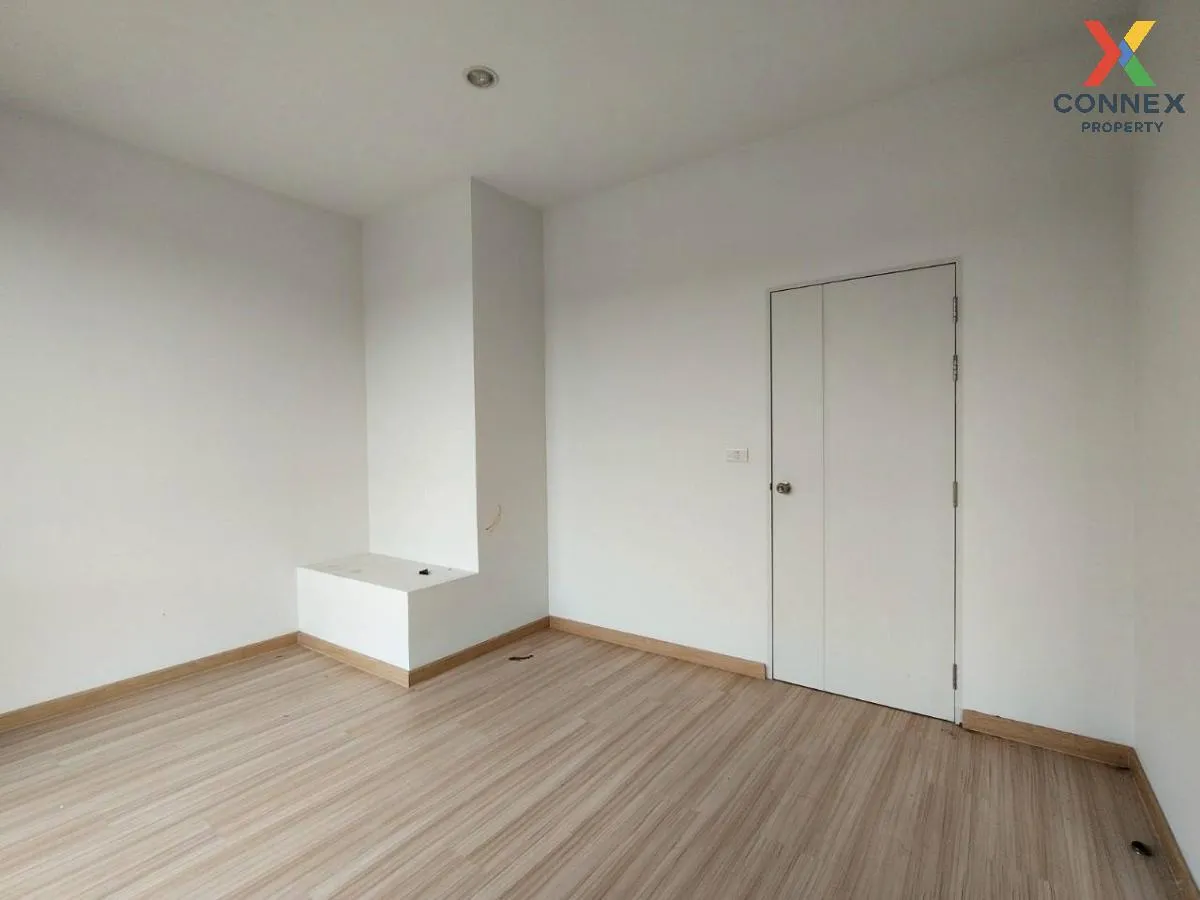 For Sale Townhouse/Townhome  , Unio Town Phetkasem 110 , wide fro For Sale Townhouse/Townhome  , Unio Town Phetkasem 110 , wide fro