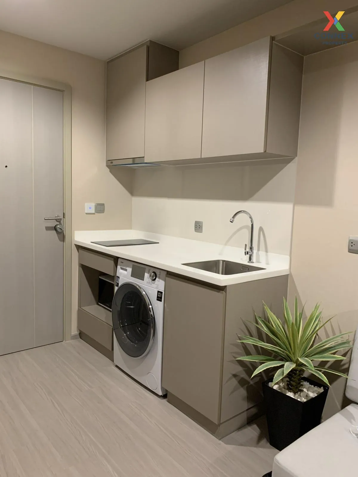 For Rent Condo , Life Ladprao , nice view , high floor , corner u