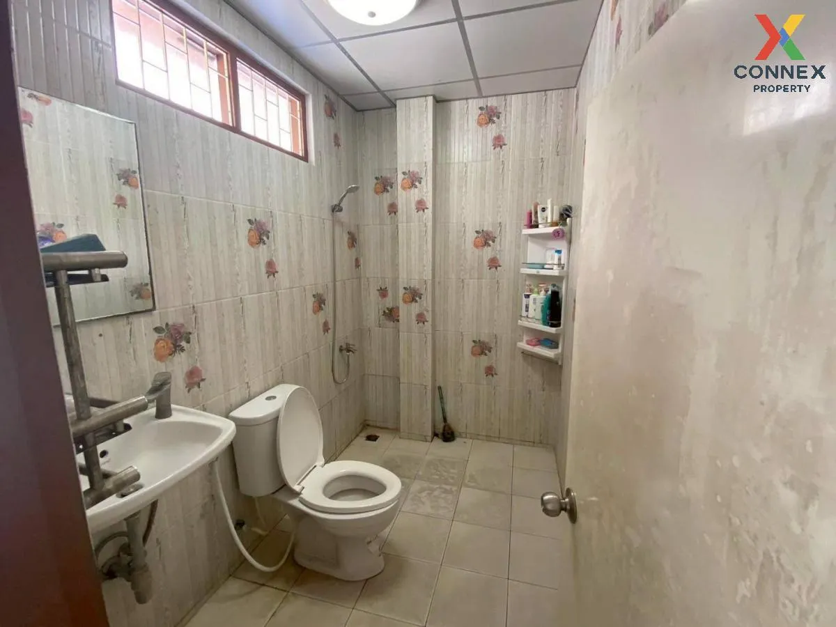 For Sale 2 - storey detached house 42.6 sq m. corner house Soi Pe