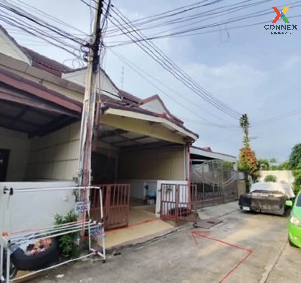 For Sale 2 - storey townhouse area 150 square meters Bang Lamung  2