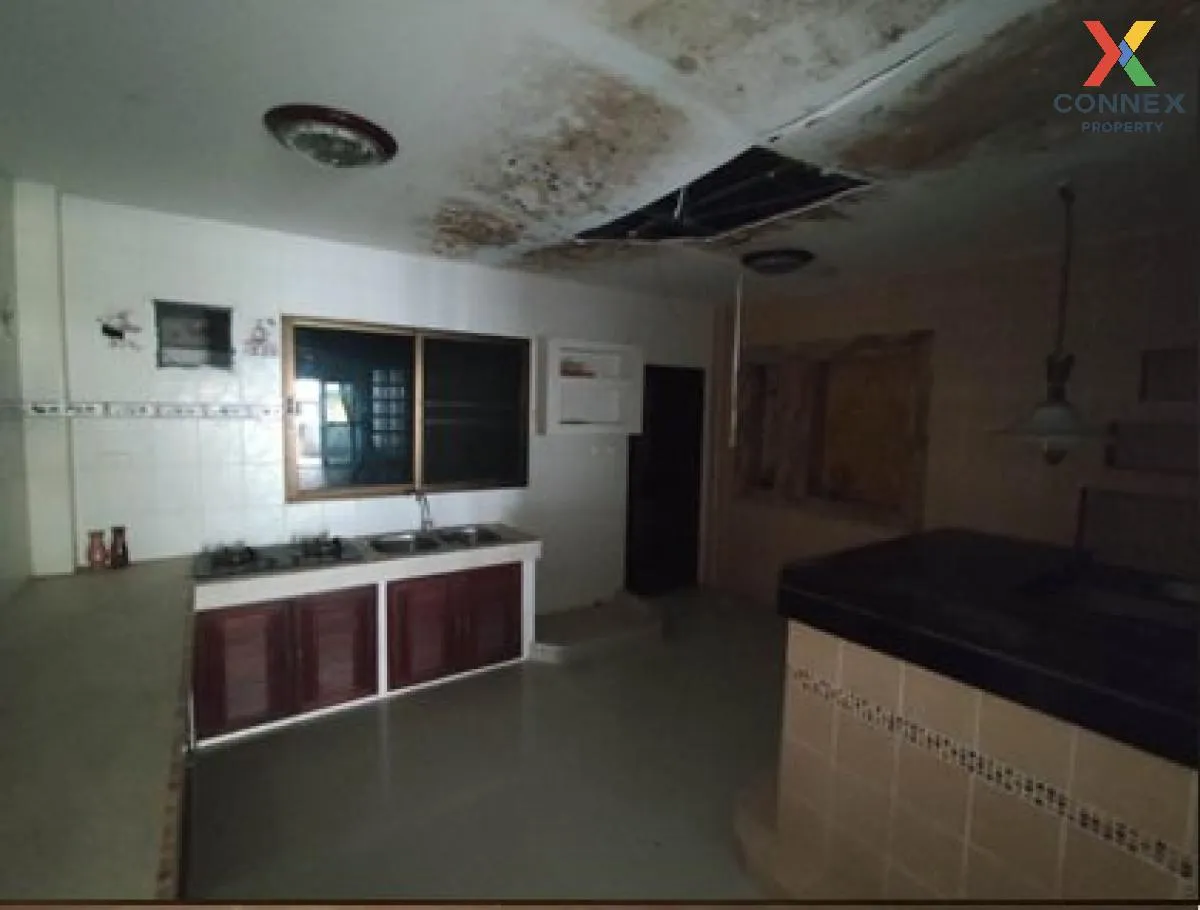 For Sale 2 - storey townhouse area 150 square meters Bang Lamung 