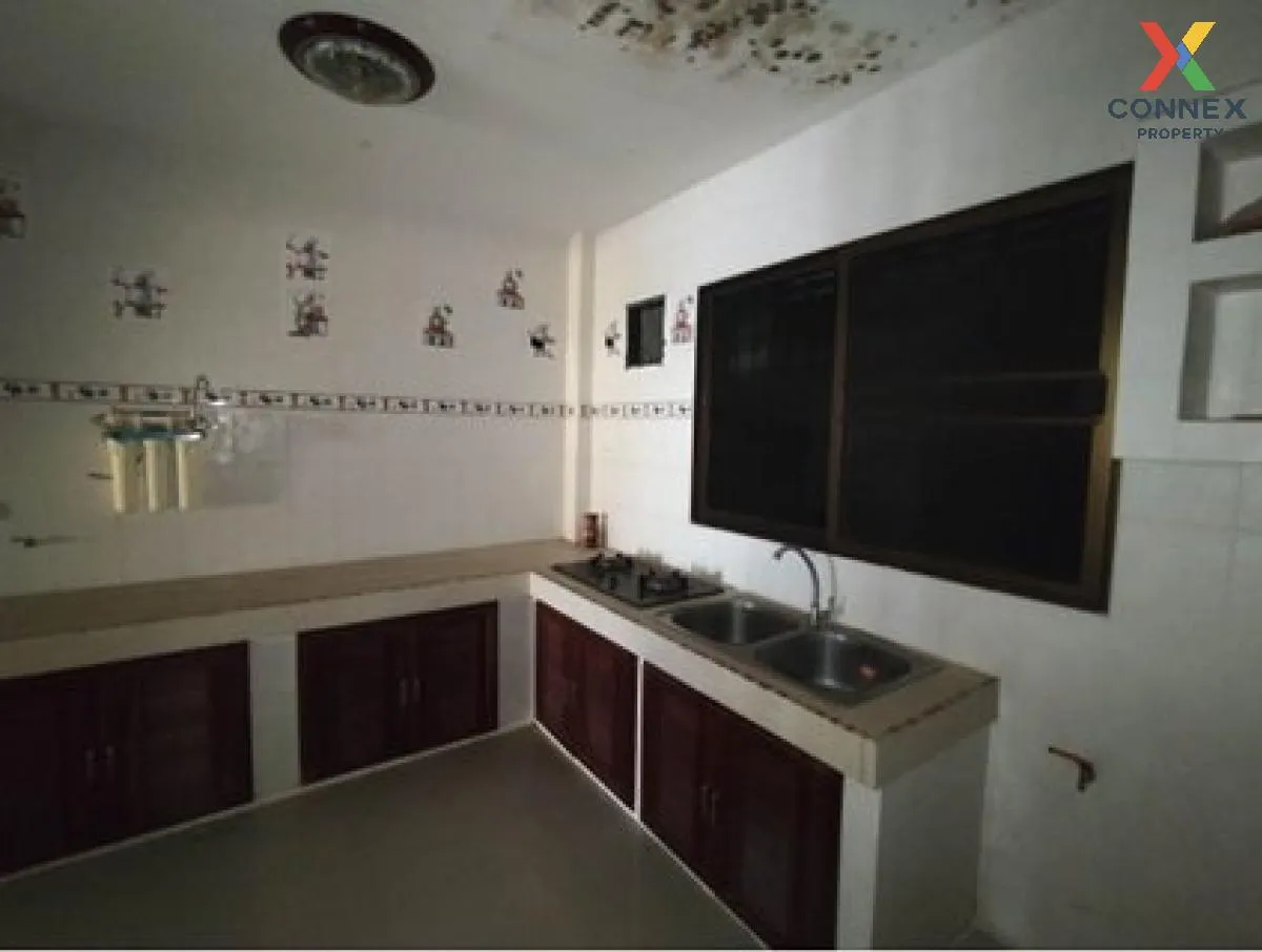 For Sale 2 - storey townhouse area 150 square meters Bang Lamung 