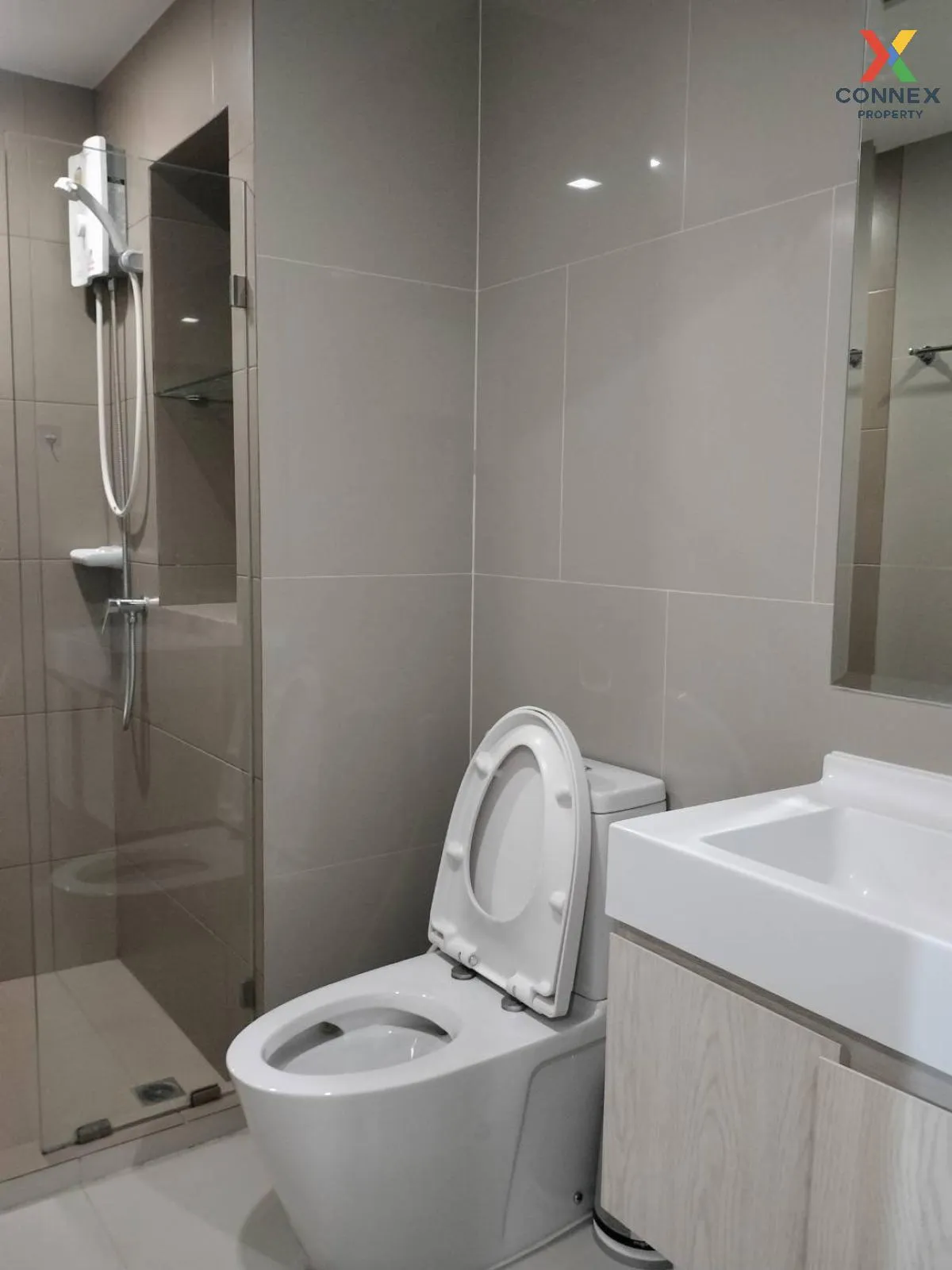 For Rent Condo , Rich Park Triple Station , ARL-Hua Mak , Suan Lu