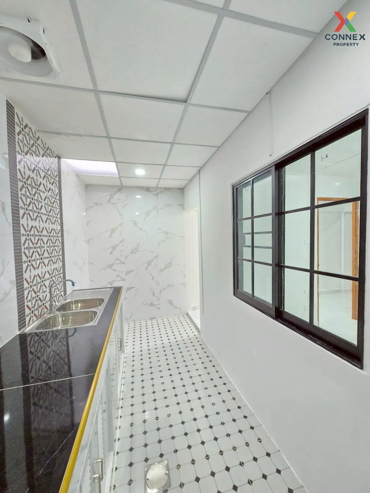 ขายทาวน์เฮ้าส์/ทาวน์โฮม  ธราดลบุรี ลำผักกูด ธัญบุรี ปทุมธานี CX-1