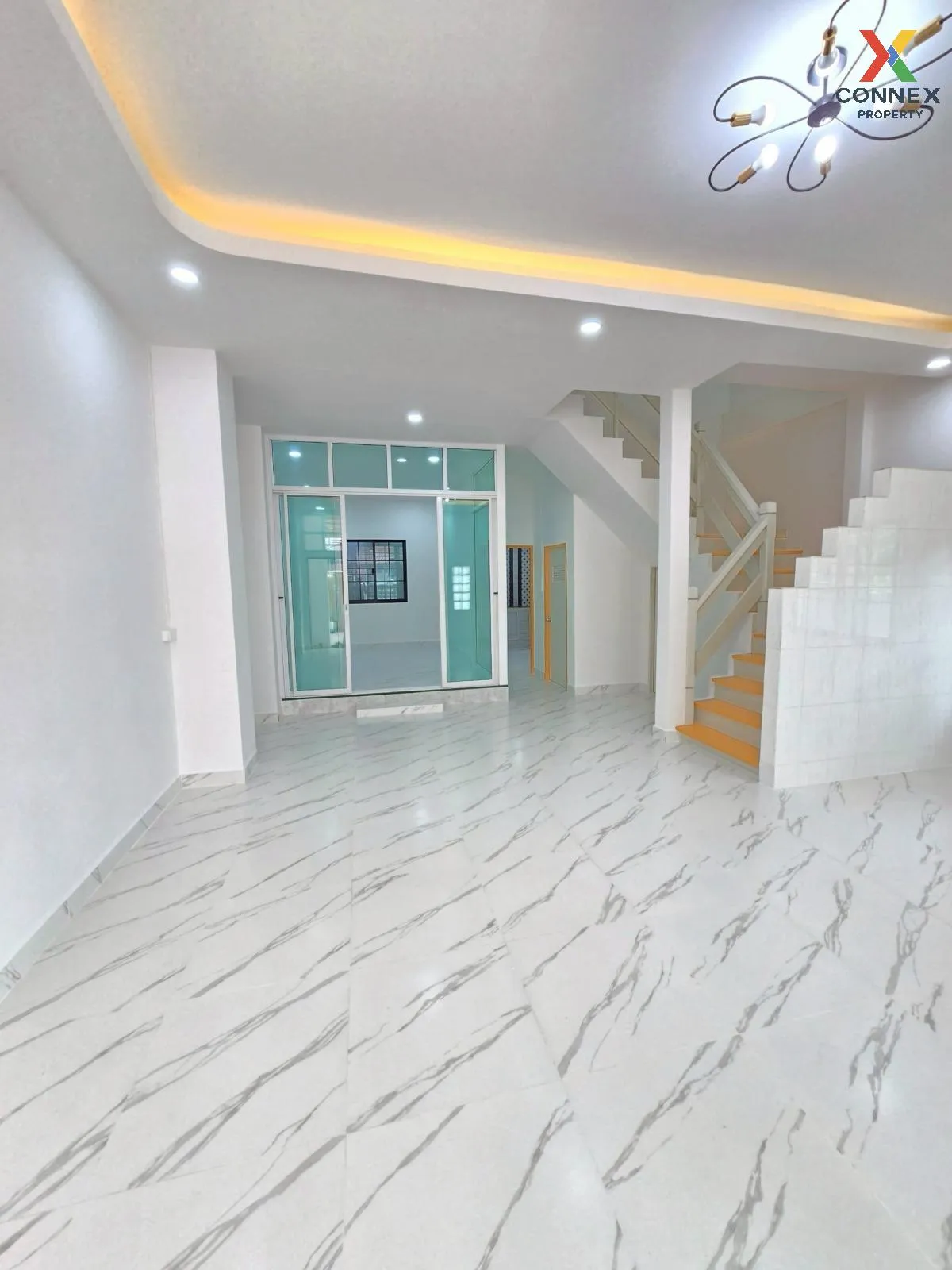 For Sale Townhouse/Townhome  , Chomfah warangkul Klong 2 , Pracha 3