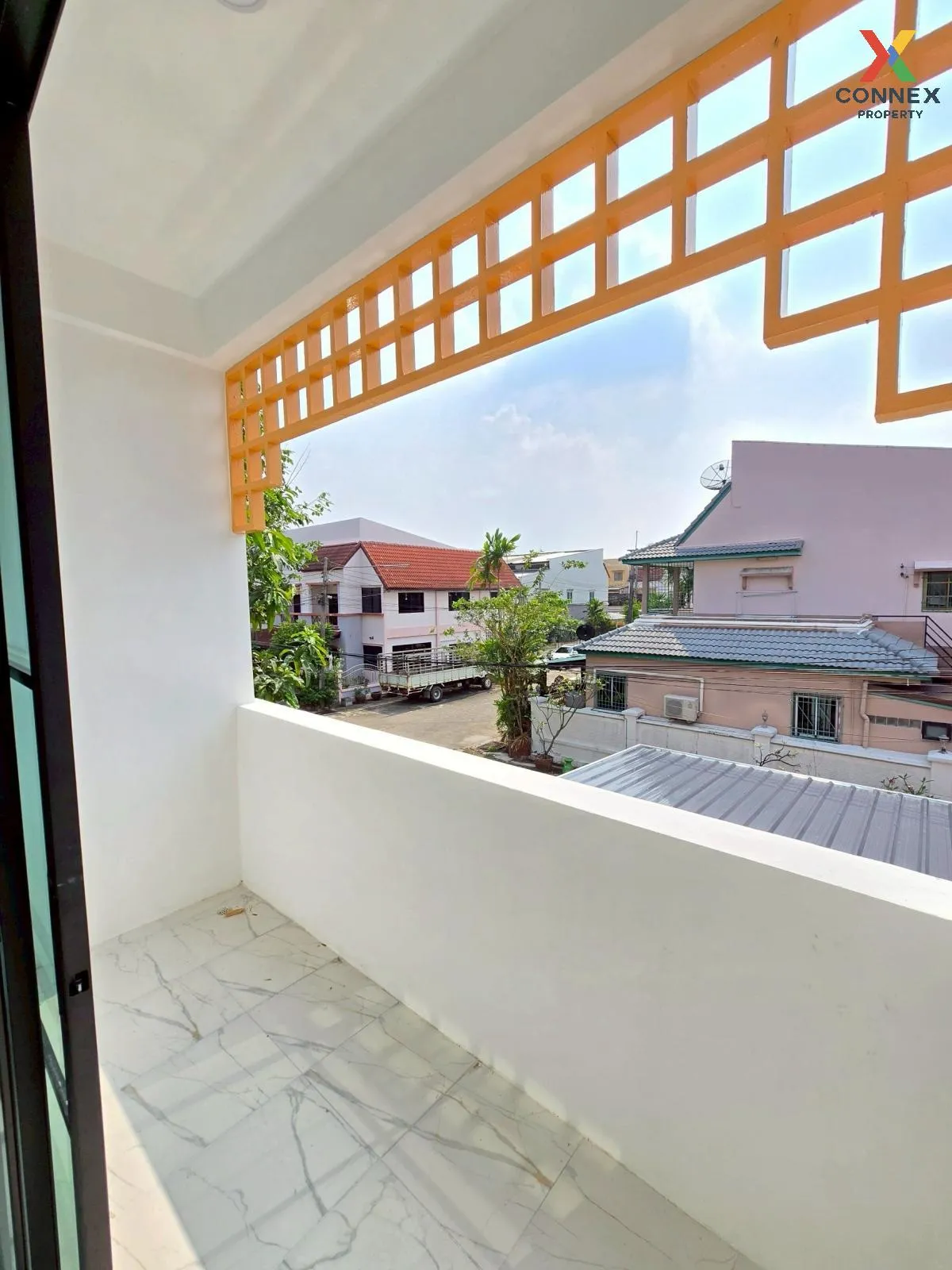 For Sale Townhouse/Townhome  , Chomfah warangkul Klong 2 , Pracha