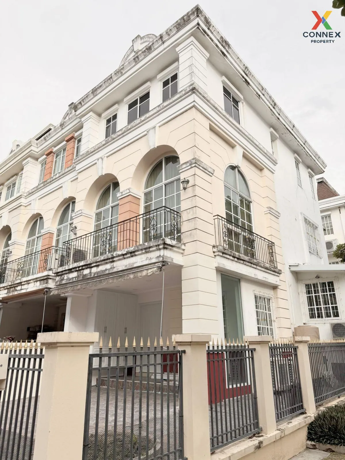 For Sale Townhouse/Townhome  , Plus City Park Ekkamai - Ramintra  2