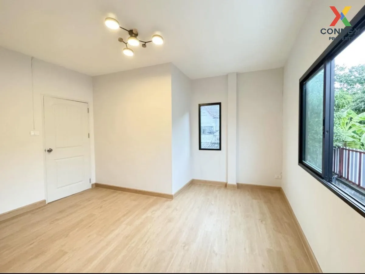 For Sale Townhouse/Townhome  , Baan Rompradu Phetkasem 104 , corn For Sale Townhouse/Townhome  , Baan Rompradu Phetkasem 104 , corn