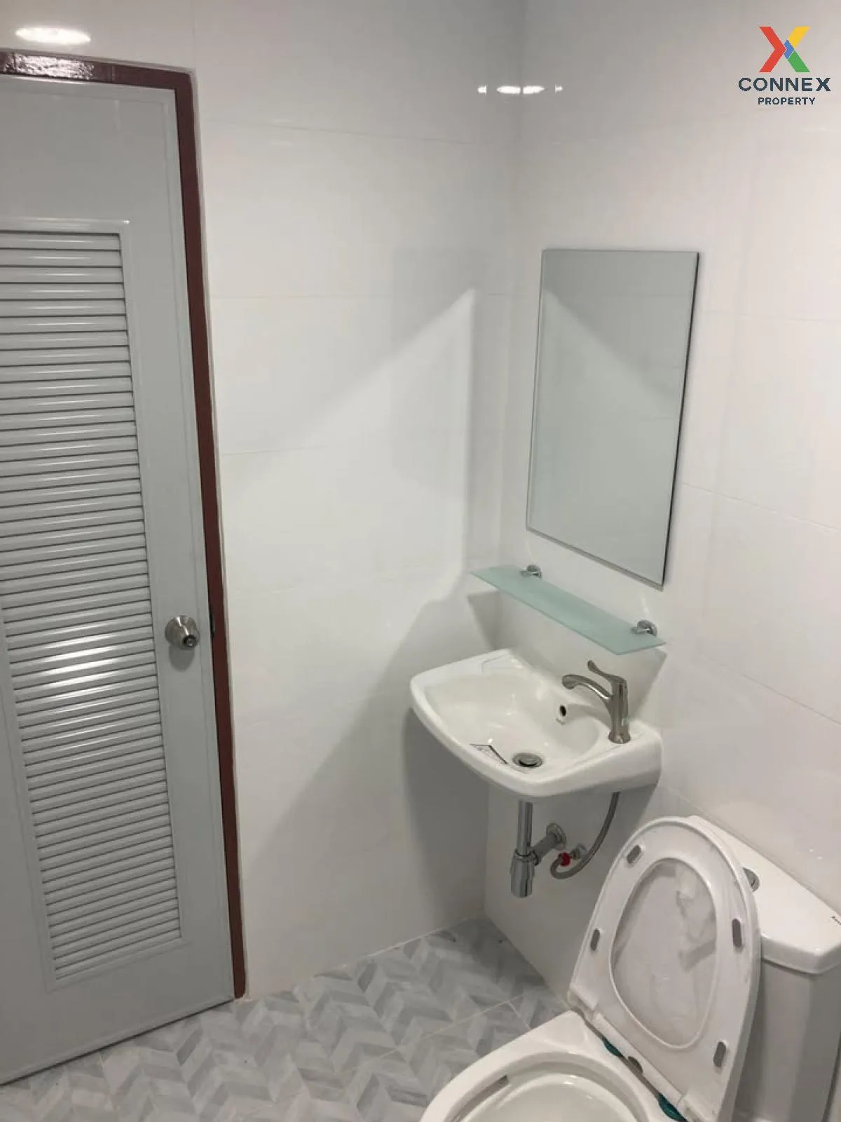 For Sale Townhouse/Townhome  , Muang Ramintra , corner unit , Sam