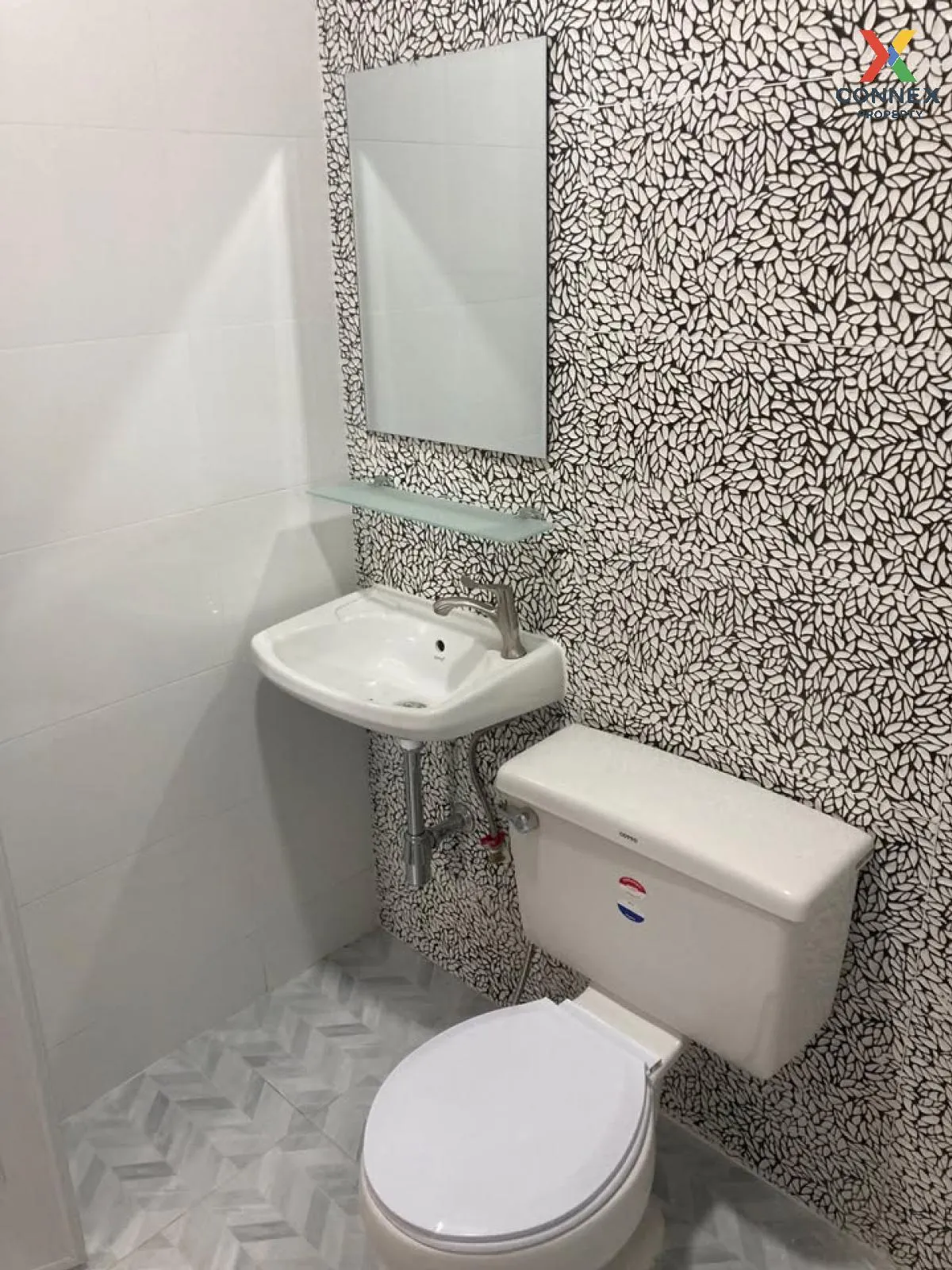 For Sale Townhouse/Townhome  , Muang Ramintra , corner unit , Sam