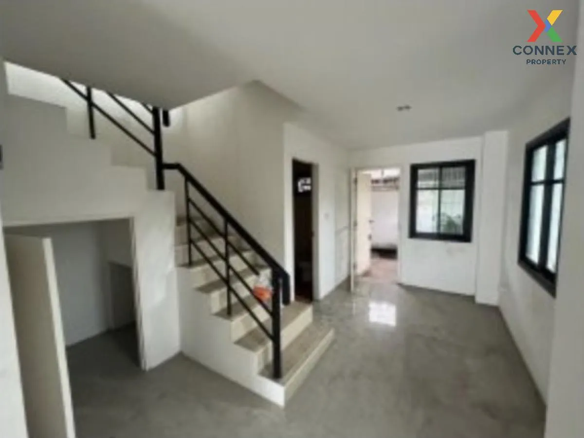 For Sale 3.5- storey commercial building area 82.40 square wah Ra