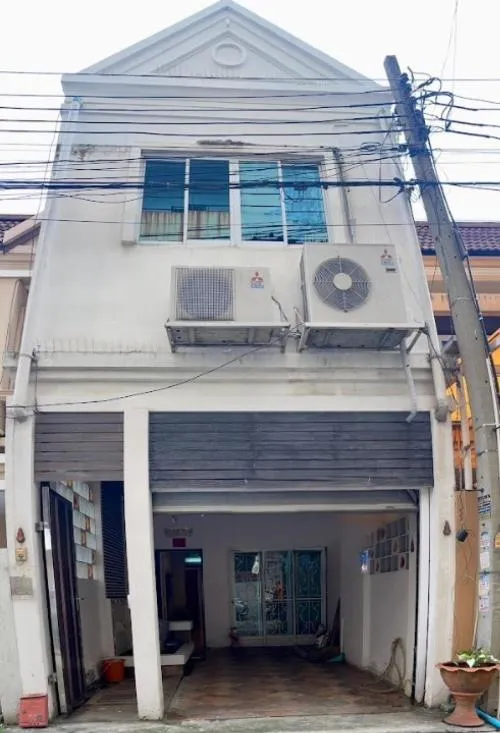 ขายทาวน์เฮาส์  ลาดพร้าว 41 ซอยภาวนา สามเสนนอก เขต ห้วยขวาง กรุงเทพ CX-125298