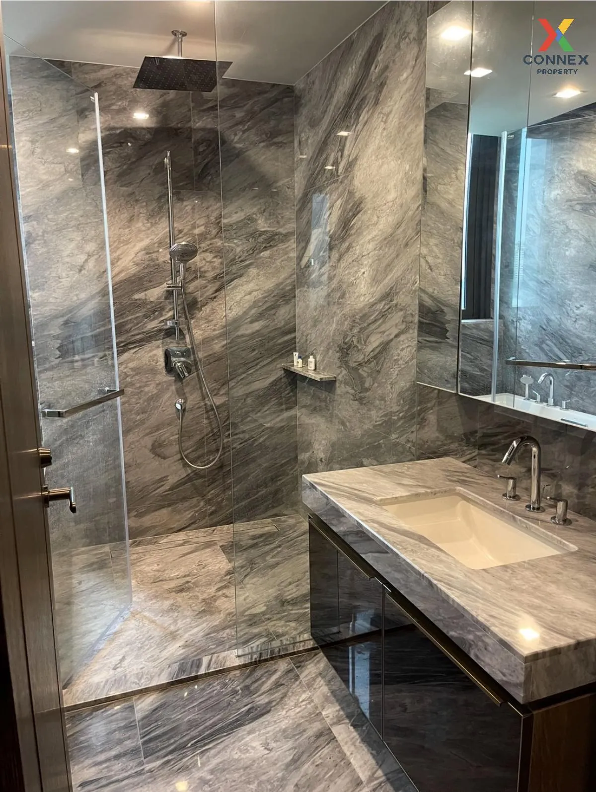 For Rent Condo , The Monument Sanampao , nice view , high floor ,