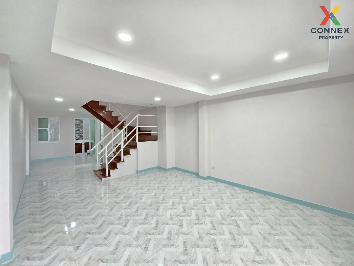 ขายทาวน์เฮ้าส์/ทาวน์โฮม  เดอะ ปาร์ค แอท แฟชั่น คันนายาว เขต บึงกุ