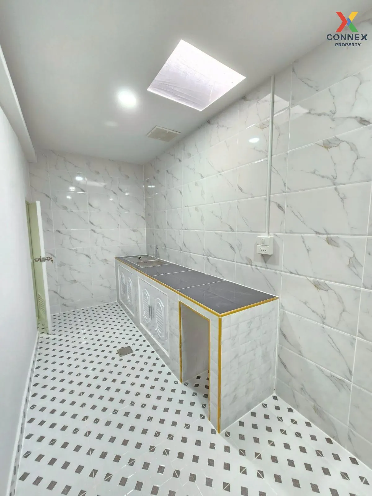 For Sale Townhouse/Townhome  , Baan Pruksa 7 Lamlukka , Lam Luk K