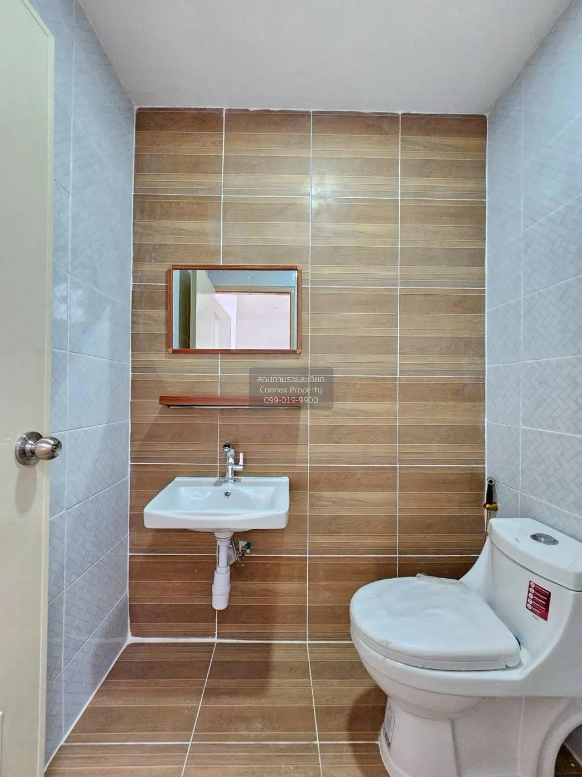 For Sale House , Baan Arsa House 5 , wide frontage , newly renova