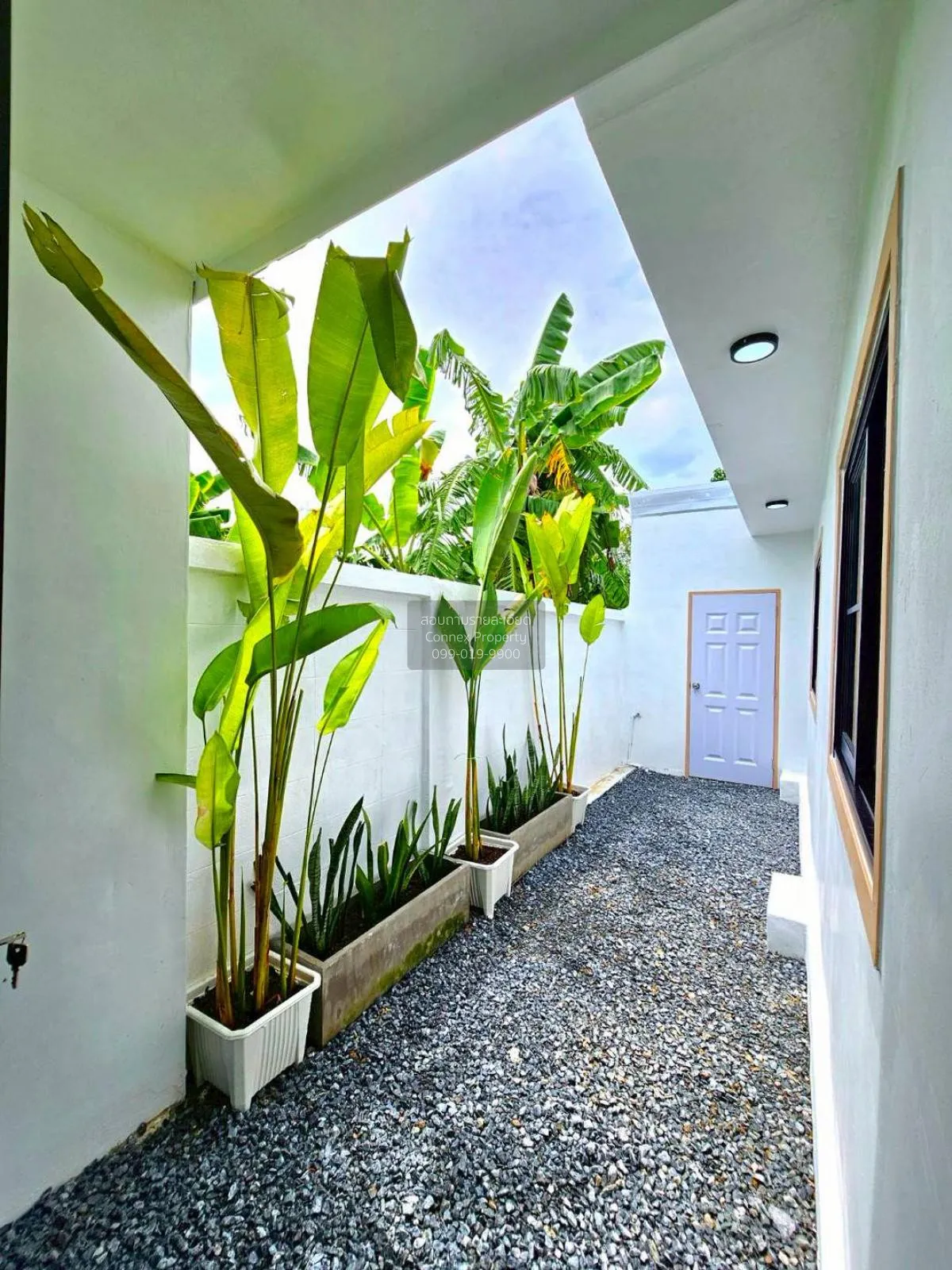 For Sale House , Baan Arsa House 5 , wide frontage , newly renova