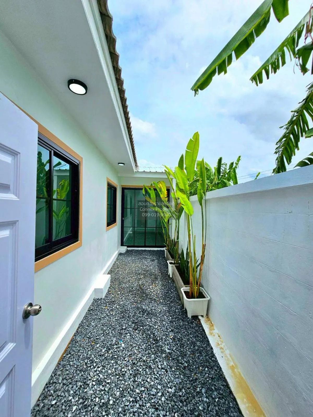 For Sale House , Baan Arsa House 5 , wide frontage , newly renova