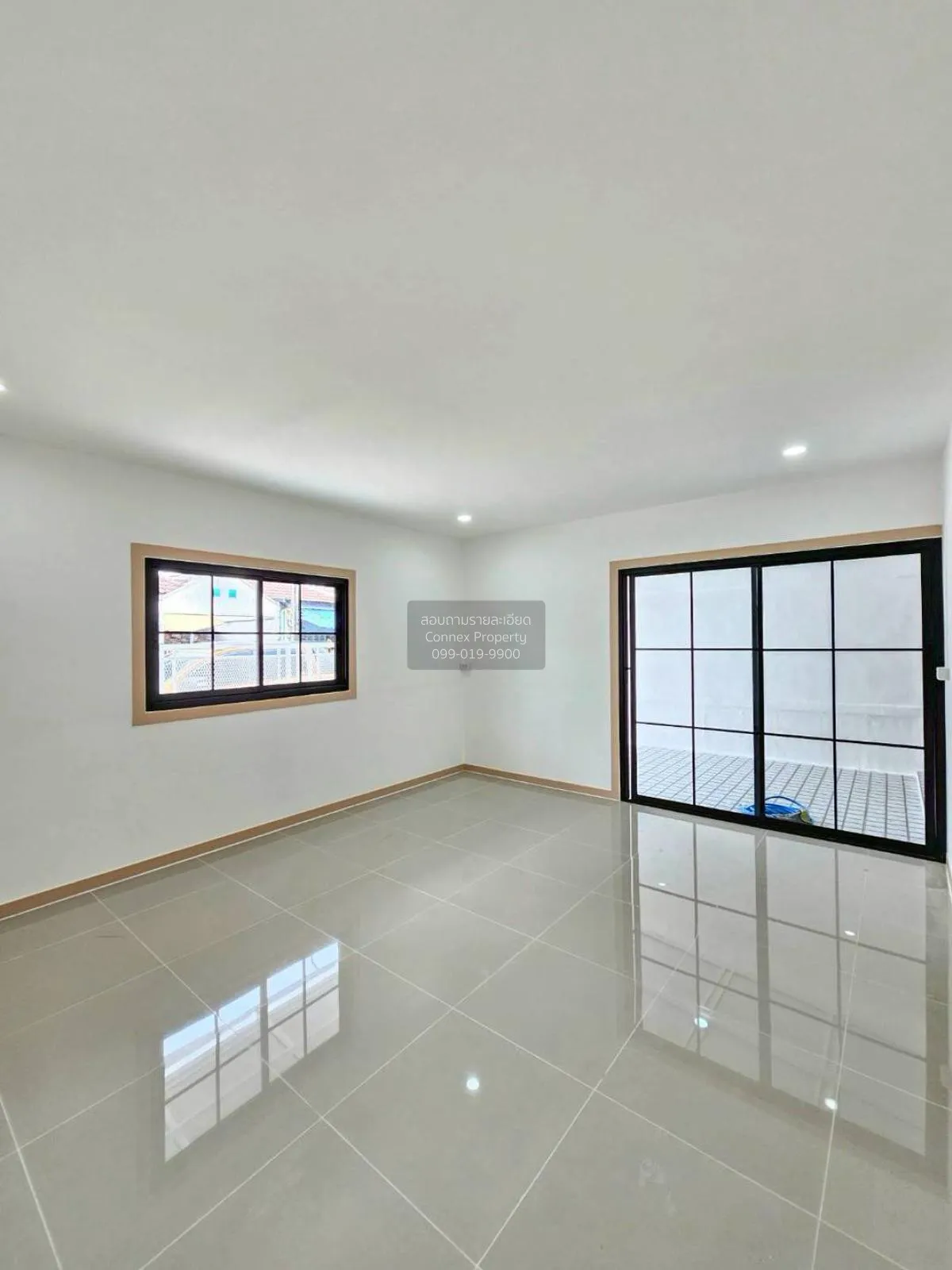 For Sale House , Baan Arsa House 5 , wide frontage , newly renova