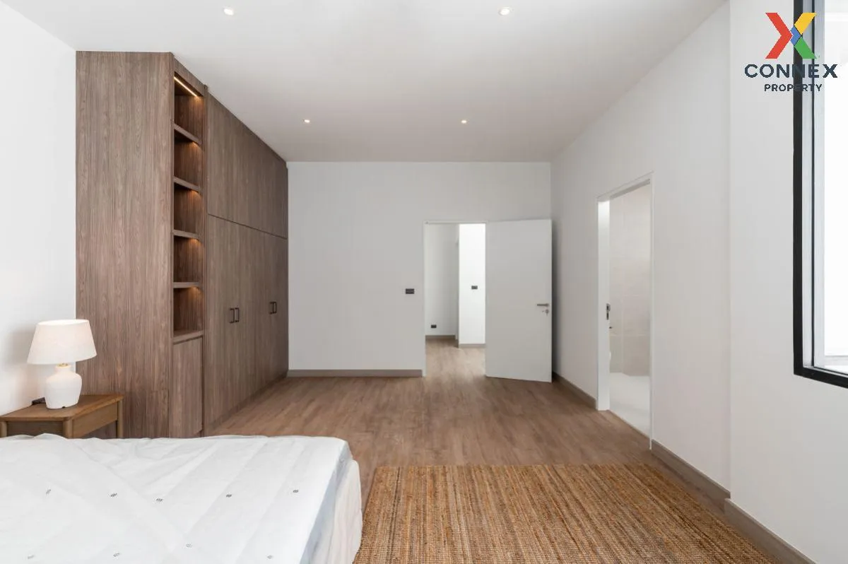 For Sale 2-storey detached house,  Sam Sen Nai , Phaya Thai , Ban