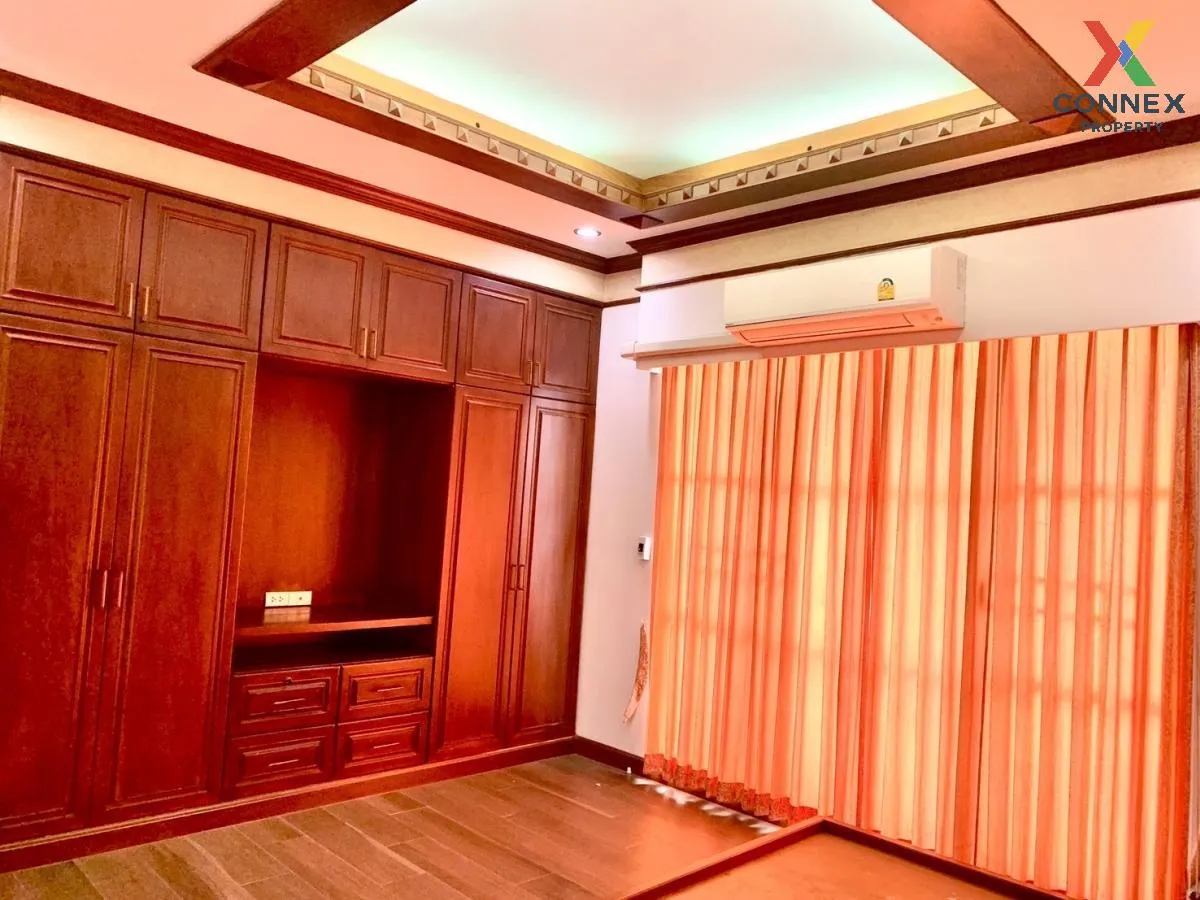 For Sale Townhouse/Townhome  , BAAN KLANG MUANG CHOKCHAI 4 , Lat 