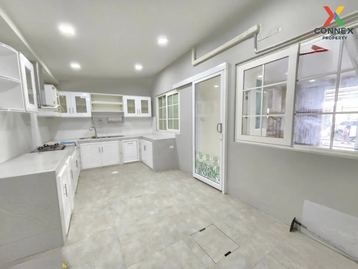 ขายทาวน์เฮ้าส์/ทาวน์โฮม  โกลเด้น ทาวน์ ลาดพร้าว-เกษตรนวมินทร์ ห้อ