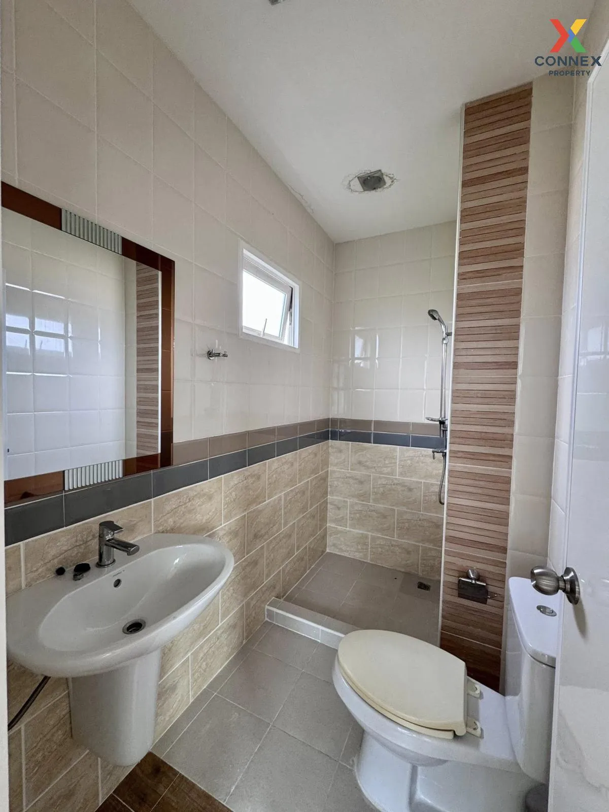 ขายทาวน์เฮ้าส์/ทาวน์โฮม  โกลเด้น ทาวน์ ลาดพร้าว-เกษตรนวมินทร์ ห้อ