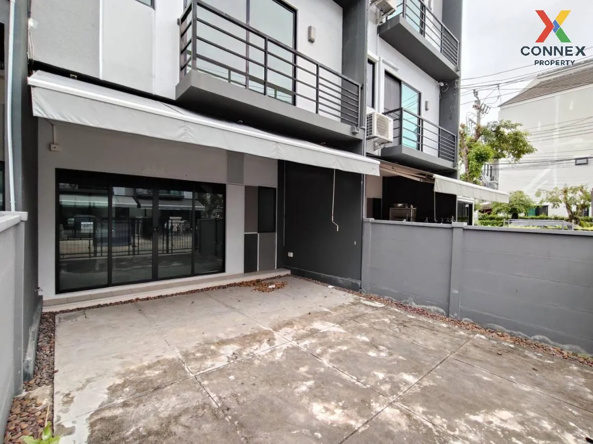 For Sale Townhouse/Townhome  , Baan Klang Muang Suksawat , Bang P