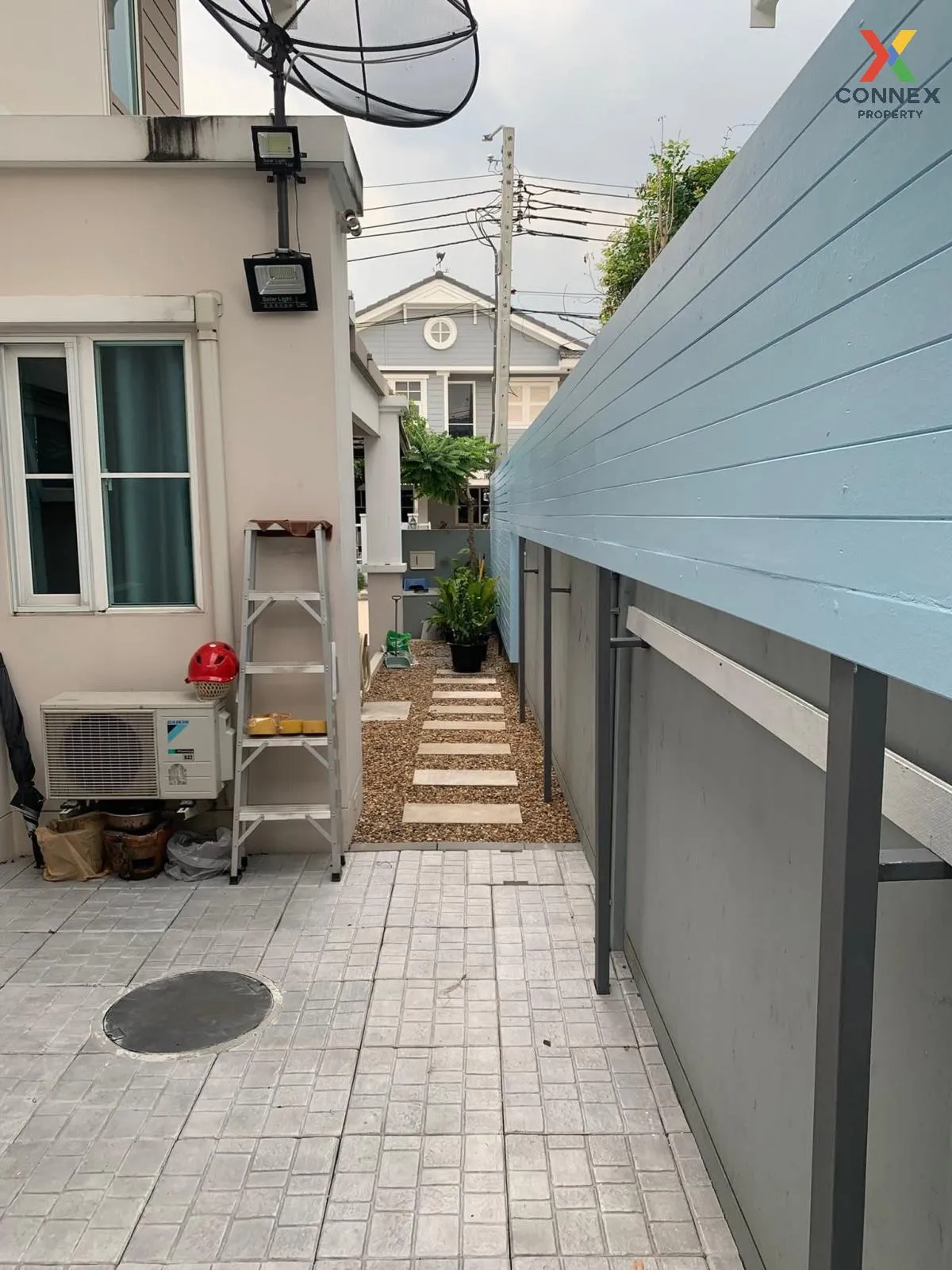 For Sale House , Chaiyaphruek ChatuChot - Watcharapol , wide fron