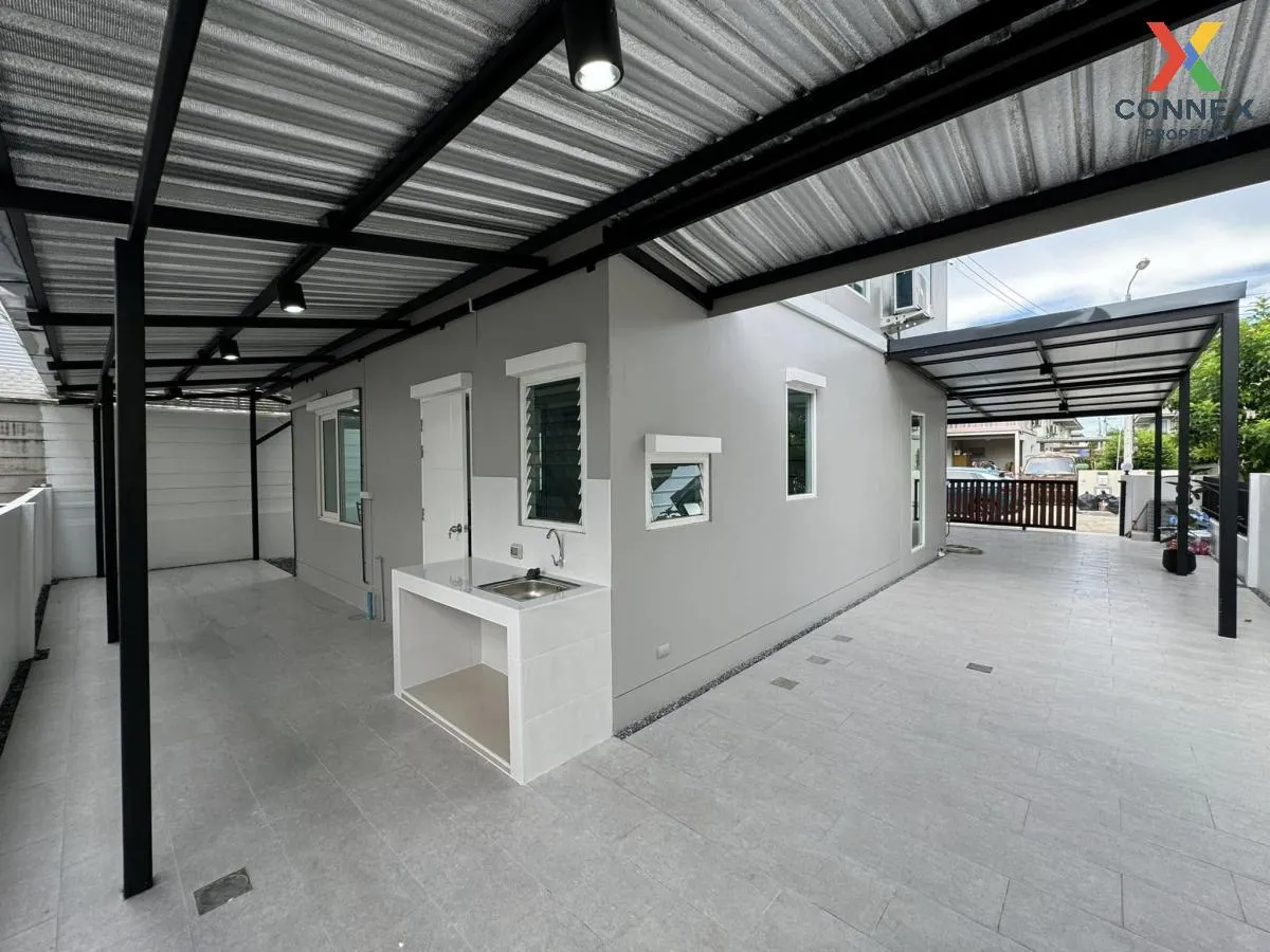 For Sale House , Kanasiri Chaiyaphruek - Wongwaen , corner unit ,