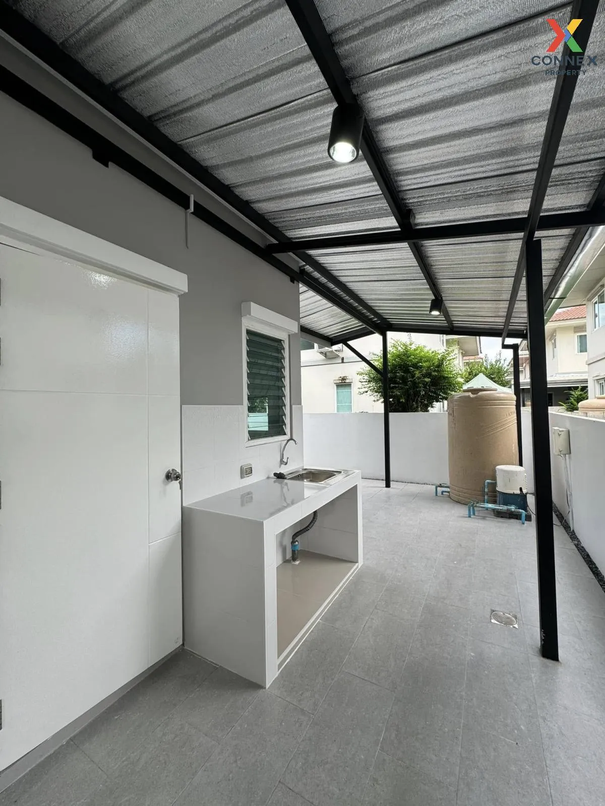 For Sale House , Kanasiri Chaiyaphruek - Wongwaen , corner unit ,