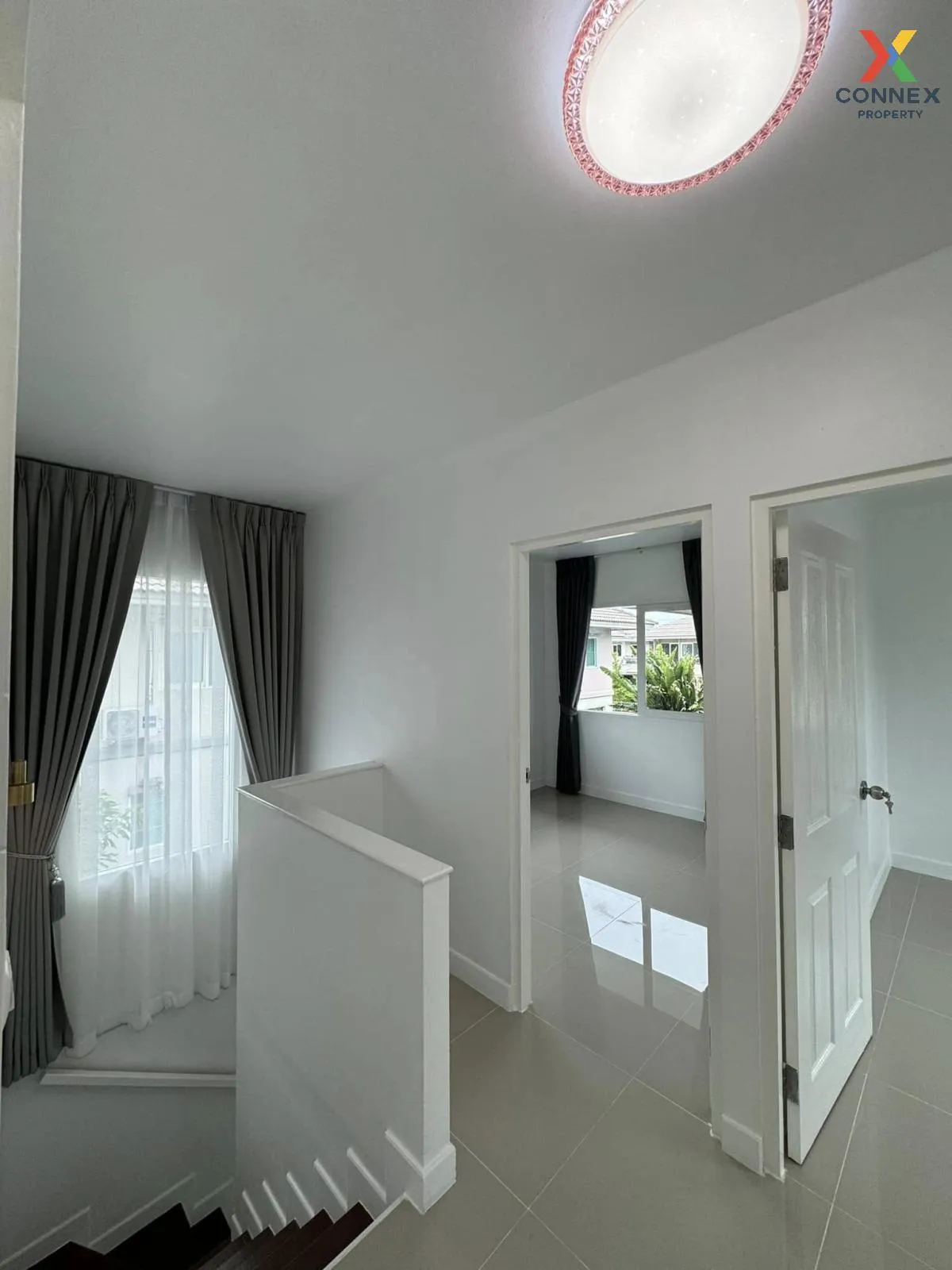 For Sale House , Kanasiri Chaiyaphruek - Wongwaen , corner unit ,