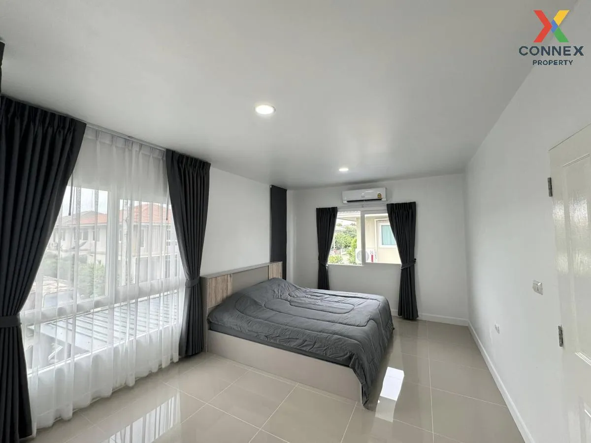 For Sale House , Kanasiri Chaiyaphruek - Wongwaen , corner unit ,
