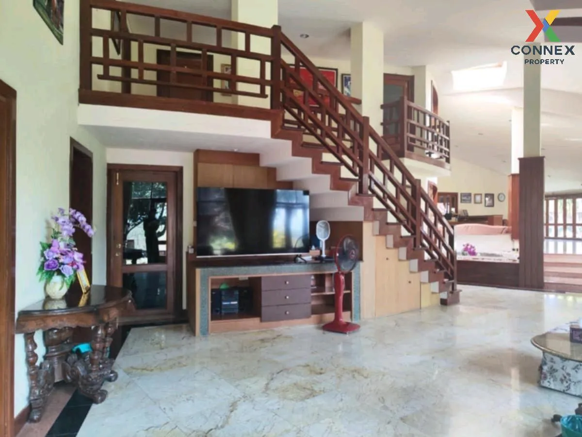 For Sale Khao Yai vacation home 9.3 rai , Khanong Phra , Pak Chon 2