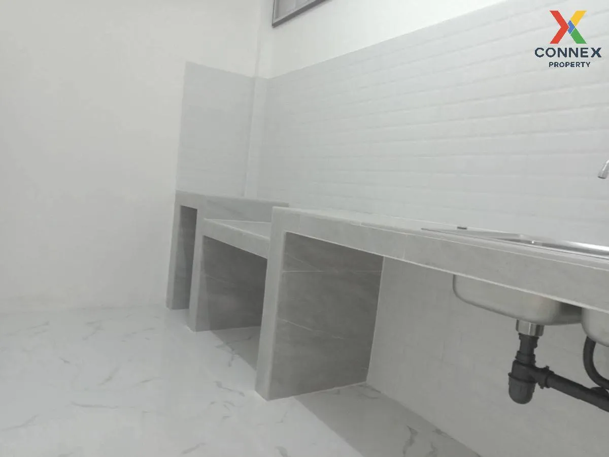 For Sale Townhouse/Townhome  , Baan Rungsiya 2 , BTS-Udom Suk , B