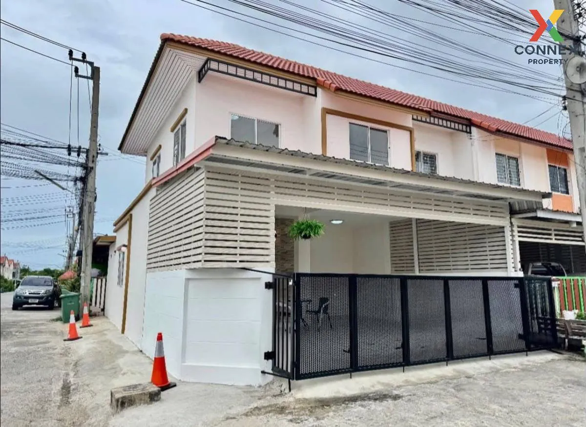 For Sale Townhouse/Townhome  , Baan Chaiklong , corner unit , new 3