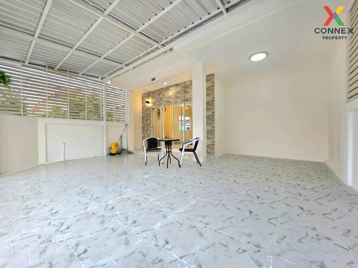 For Sale Townhouse/Townhome  , Baan Chaiklong , corner unit , new 4