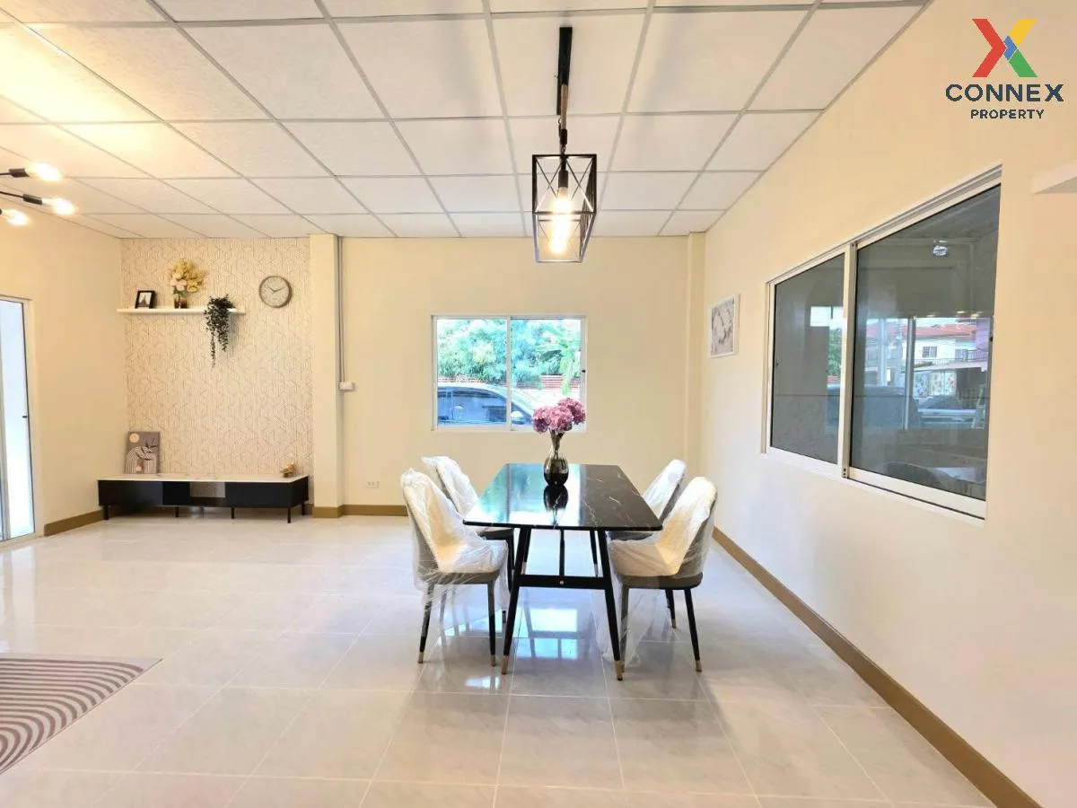 For Sale Townhouse/Townhome  , Baan Chaiklong , corner unit , new