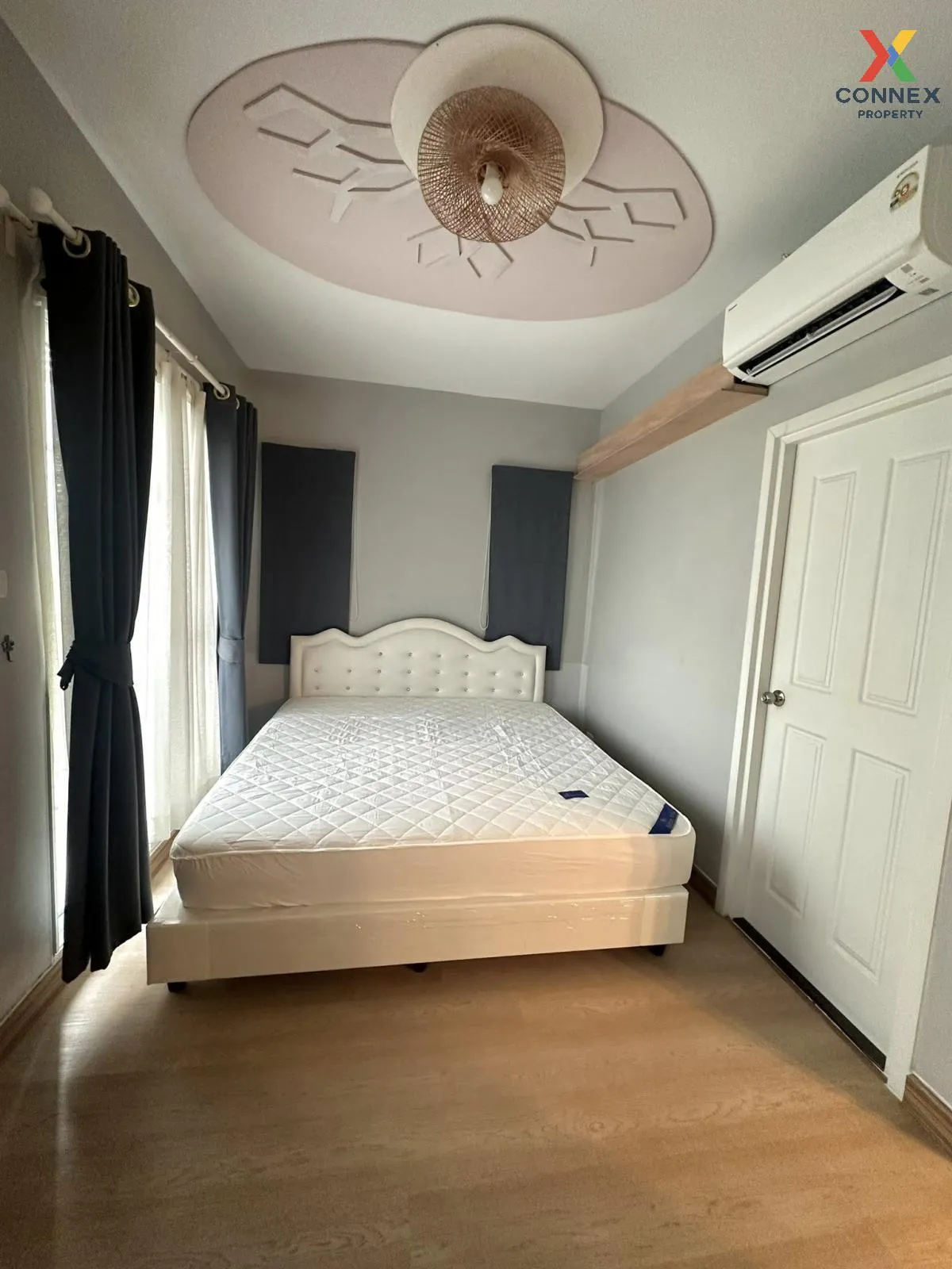 For Rent House , The Village Bangna - Wongwaen 2 , corner unit , 