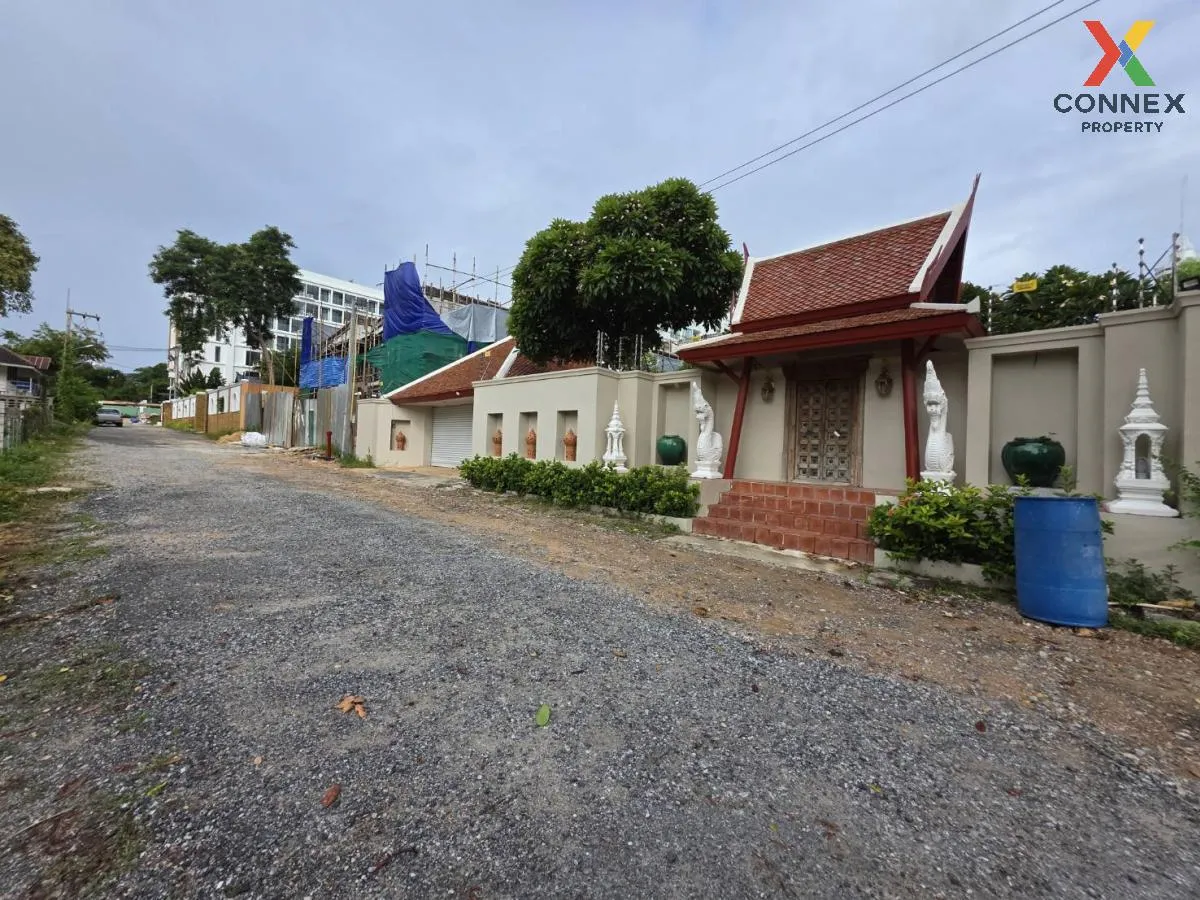 For Sale land area 1-0-99.6 square wah Pattaya City Chonburi , Mu 1